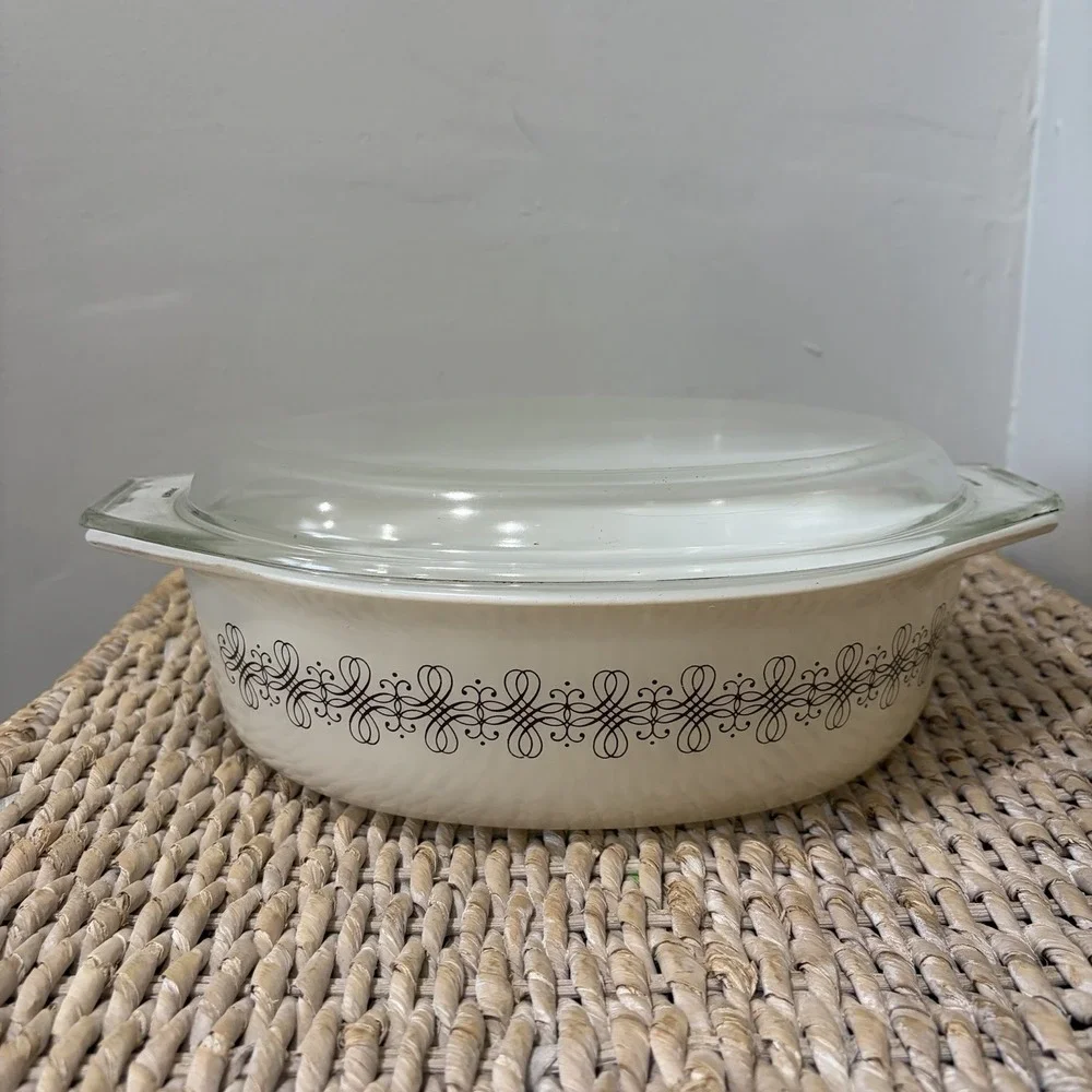 Vintage Pyrex Empire Scroll 
